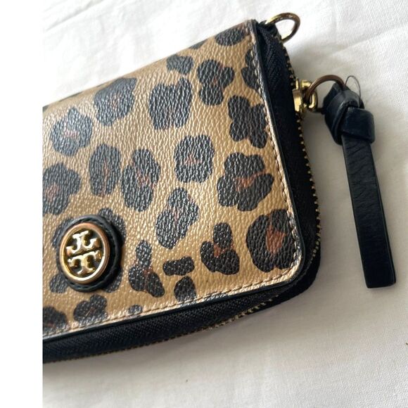 Tory Burch 6" Wallet Cheetah Leopard All OverPrint Zip Around Wallet Vintage Y2K - Picture 4 of 7